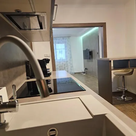 Moderni Velky 2+kk U Soutoku Hradec Králové