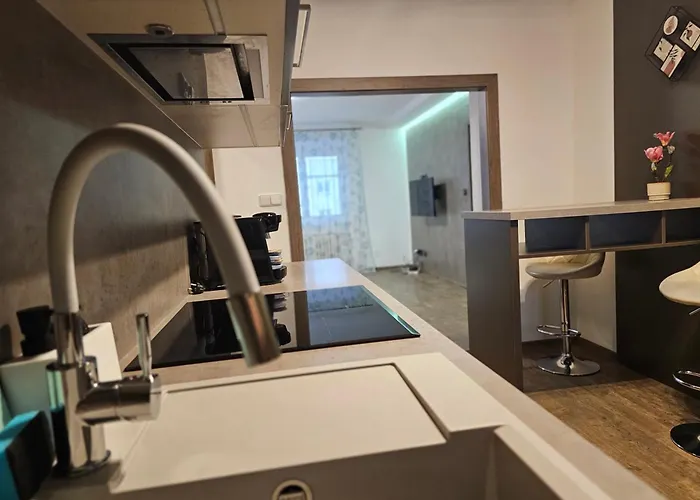 Moderni Velky 2+kk U Soutoku Градец-Кралове