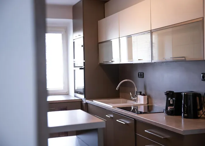 Moderni Velky 2+kk U Soutoku * Градец-Кралове