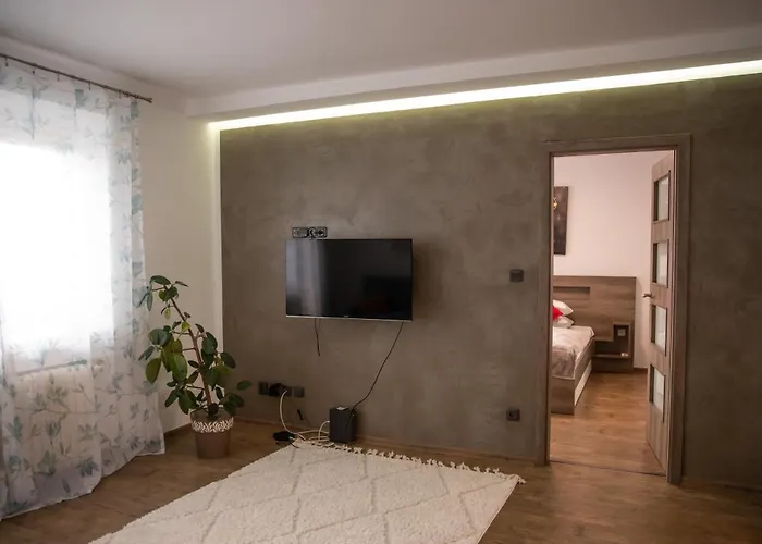 Moderni Velky 2+kk U Soutoku Апартаменты Градец-Кралове